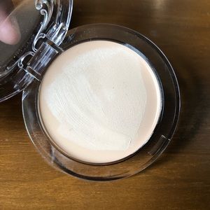 *LIGHTLY USED* KVD Good Apple foundation